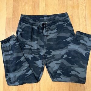 Wild Fable Gray Camouflage Pants